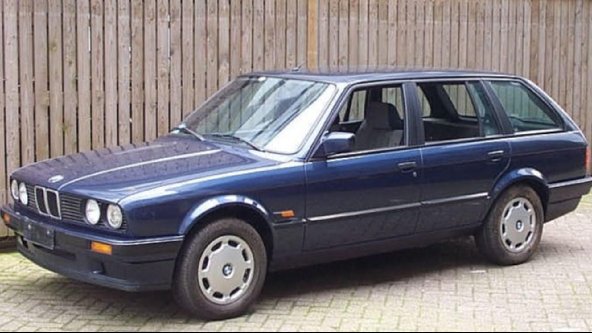 File:BMW E30 touring 1992.jpg