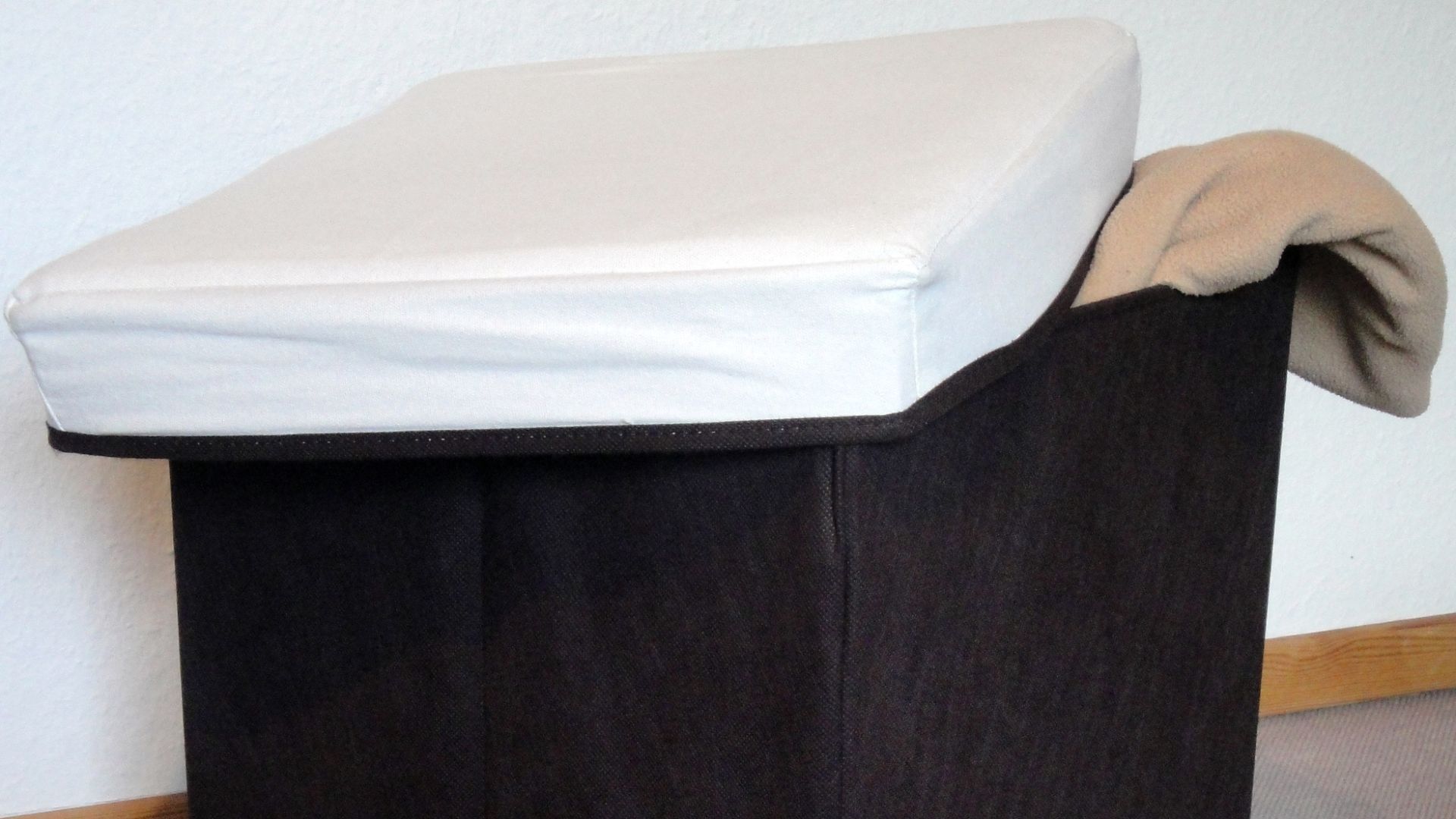 File:Sitzwürfel (02).jpg