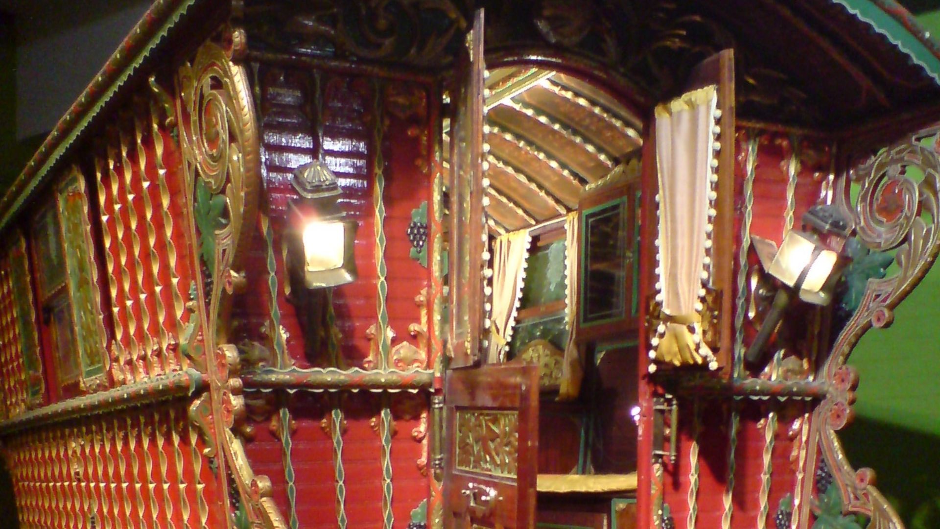 File:Romanichal wagon.JPG