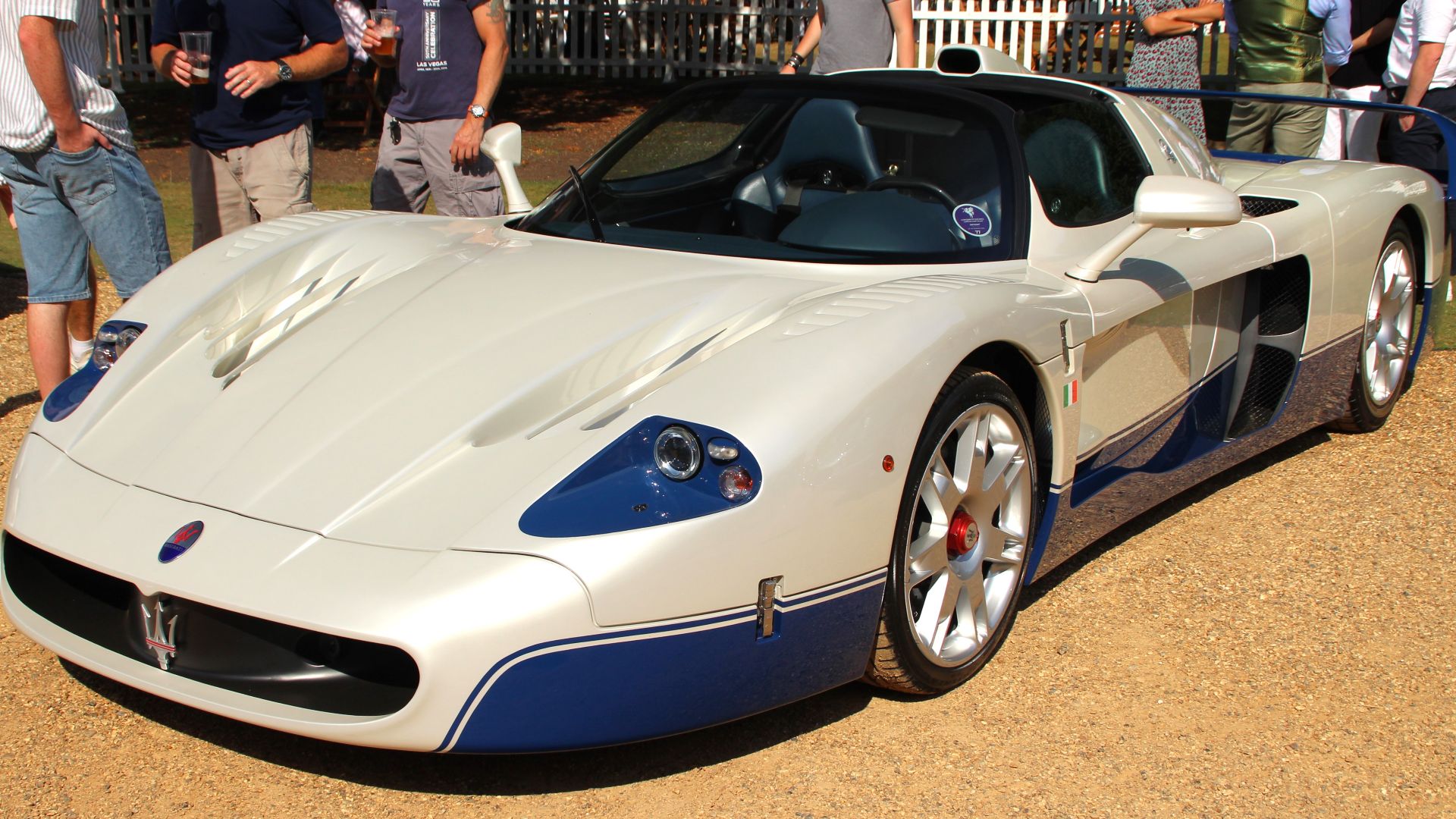 File:2004 Maserati MC12 HCC23.jpg