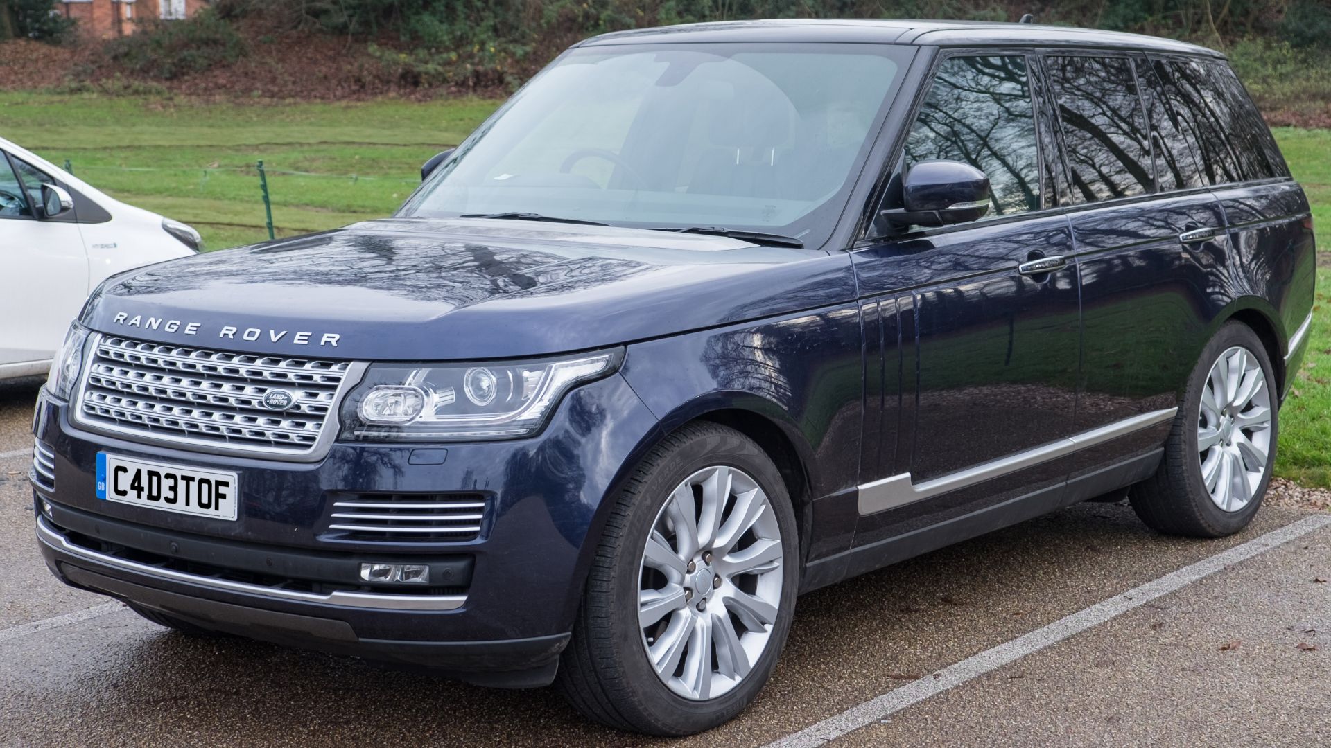 File:Land Rover Range Rover Autobiography 2016.jpg
