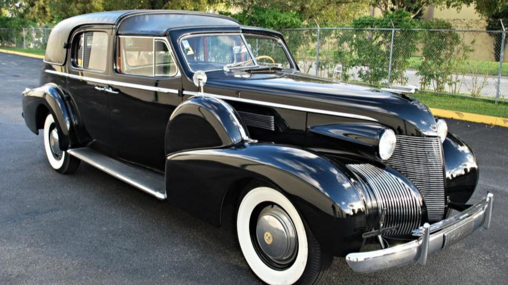 File:1939 Cadillac Series 75 Town car Limousine (13327289595).jpg