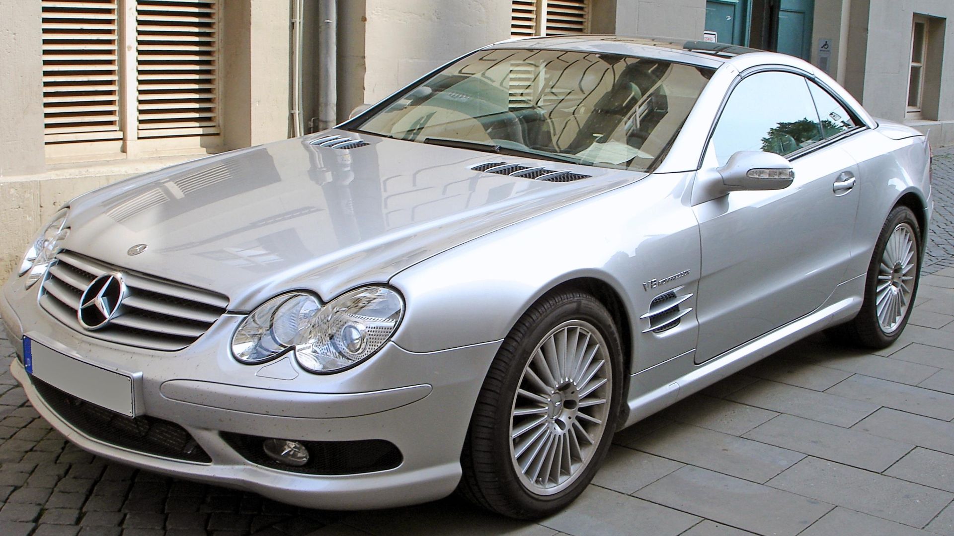 File:Mercedes SL 55 AMG front.jpg