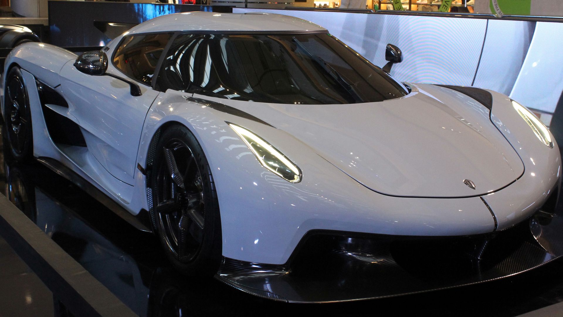 File:Koenigsegg Jesko Absolut mock-up (20220401) 01.jpg