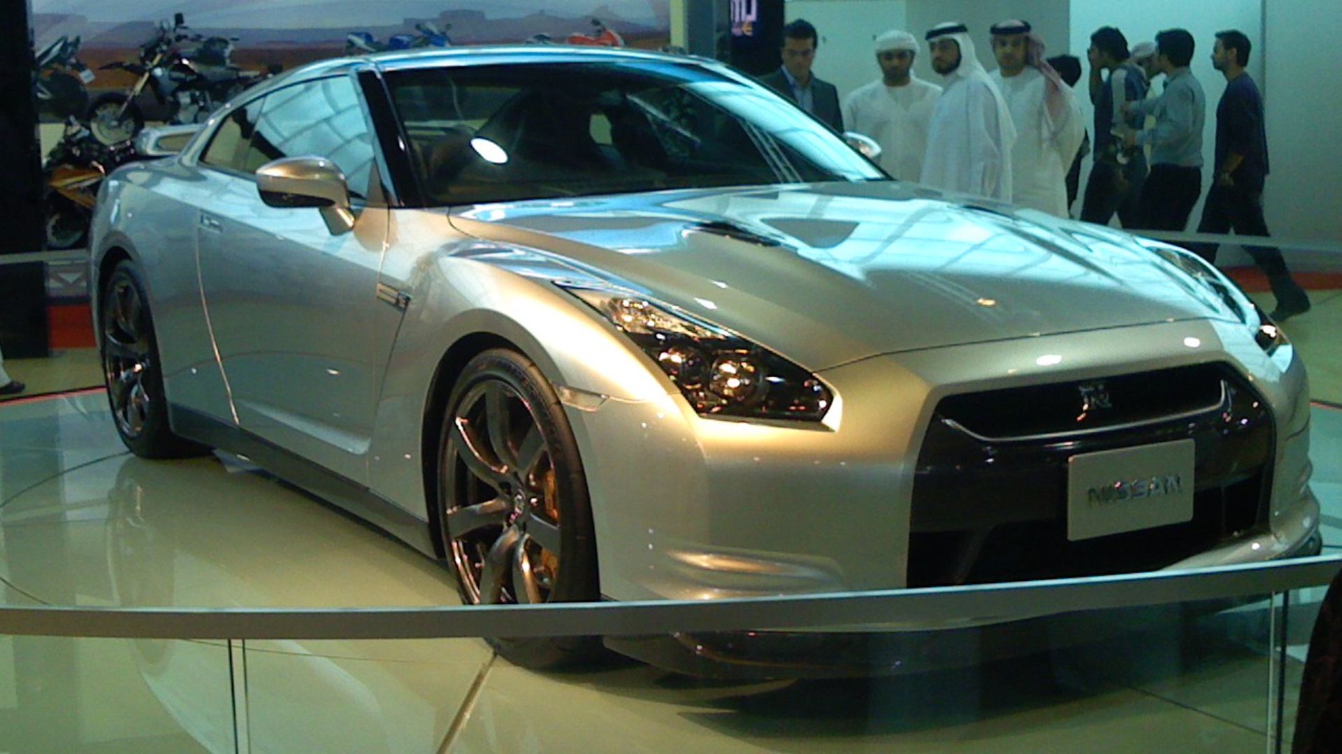 File:Nissan GT-R R35 (Dubai Motor Show 2007).jpg
