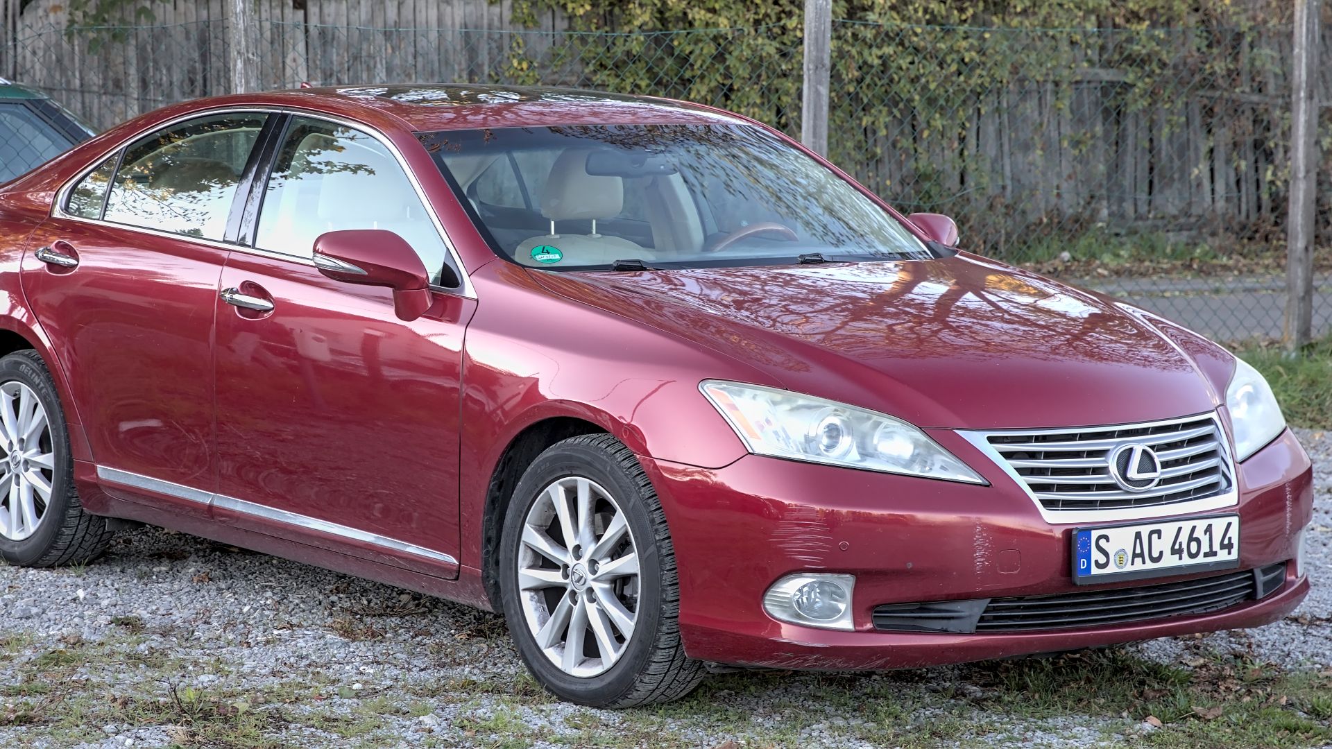 File:2010 Lexus ES 350 (GSV40) 1X7A6160.jpg
