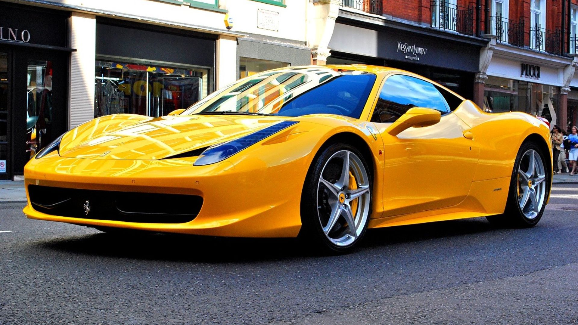 File:Ferrari 458 Italia in London.jpg