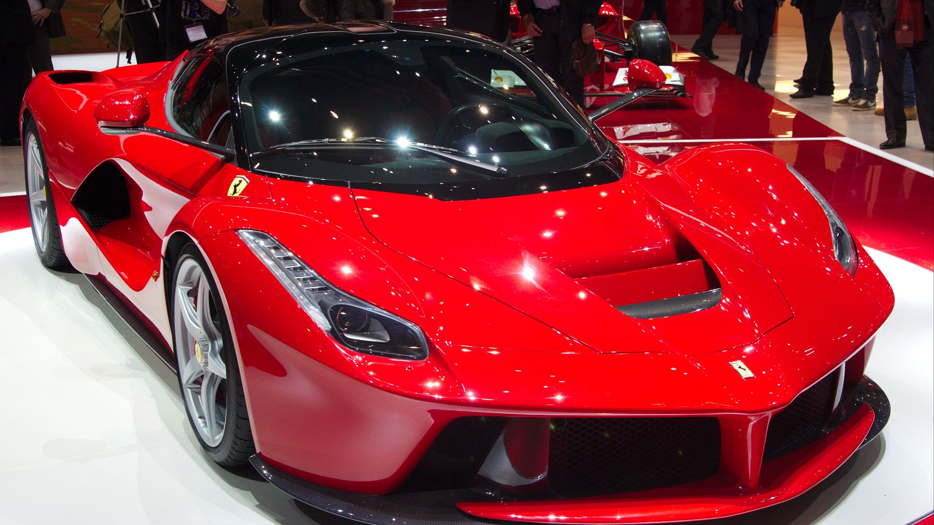 File:Geneva MotorShow 2013 - Ferrari LaFerrari front left view.jpg