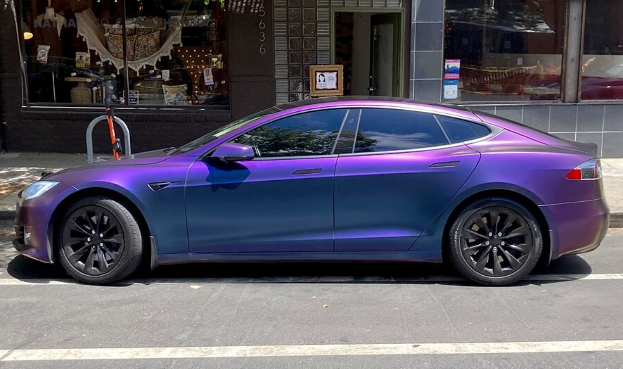 Tesla Model S – Electric Elegance