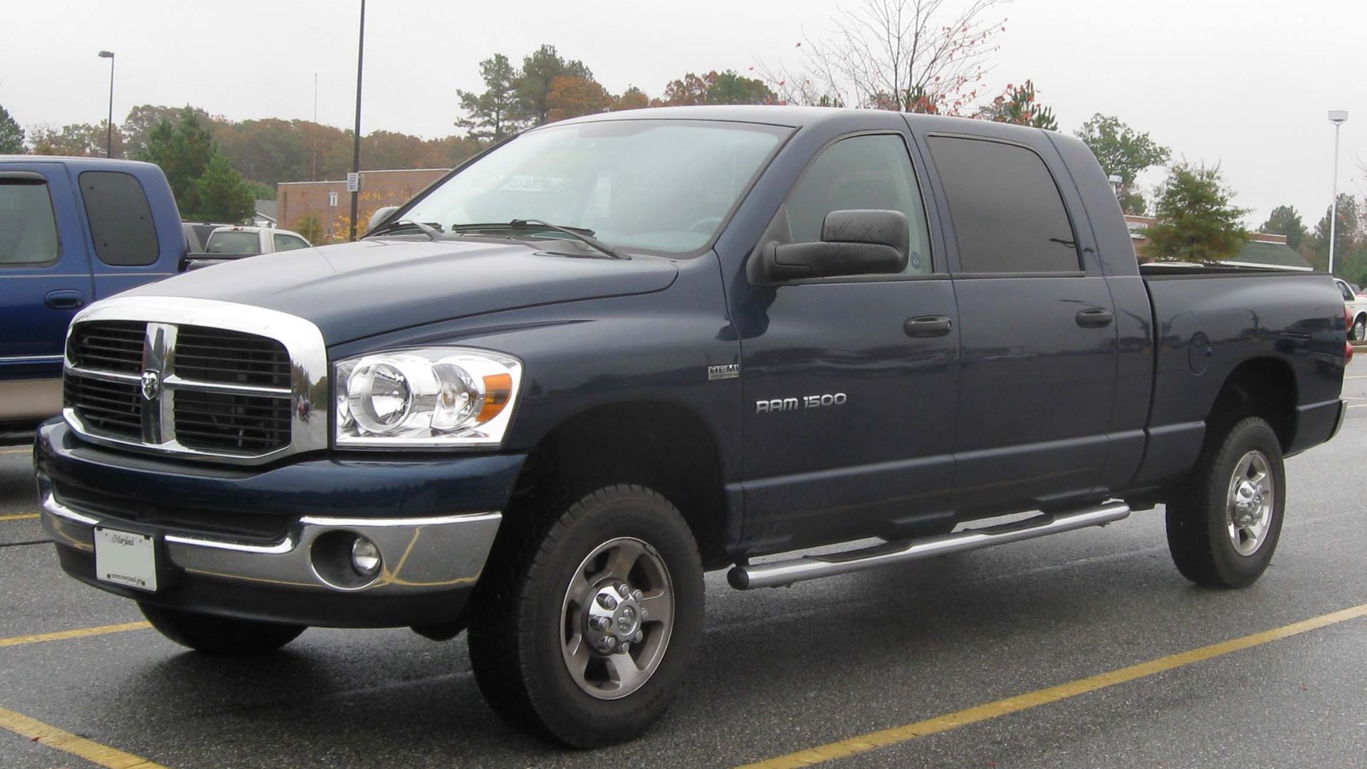 File:Dodge Ram Mega Cab -- 10-31-2009.jpg