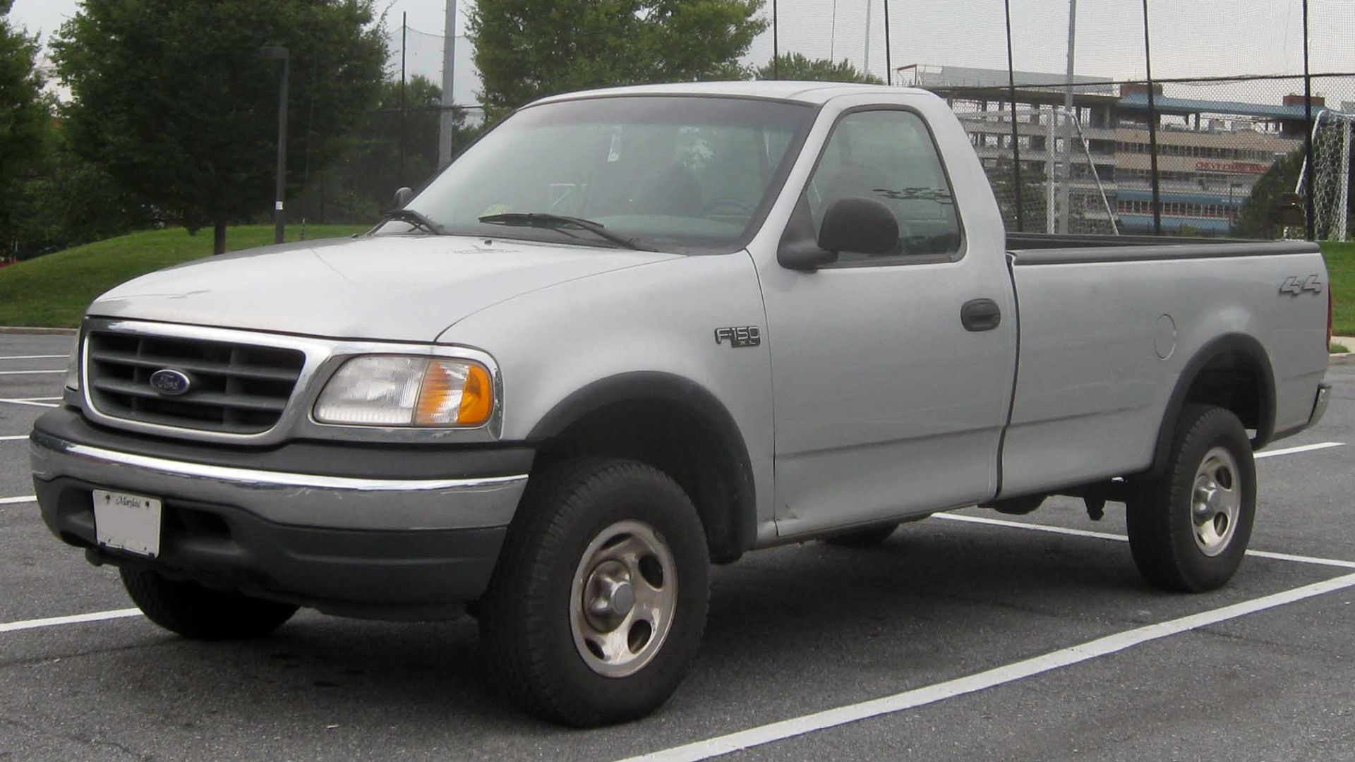 File:Ford F-150 XL regular cab.jpg