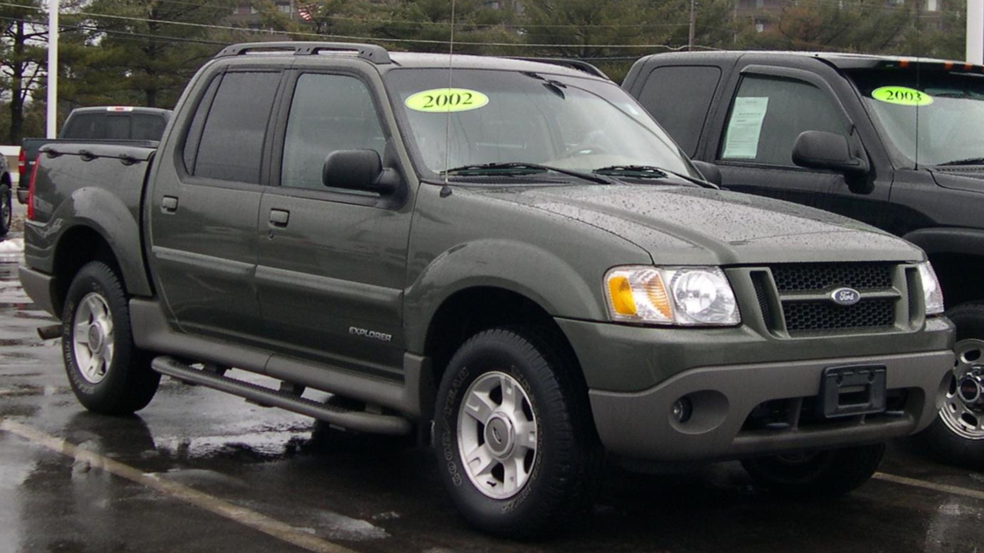 File:2002 Ford Explorer Sport Trac.jpg