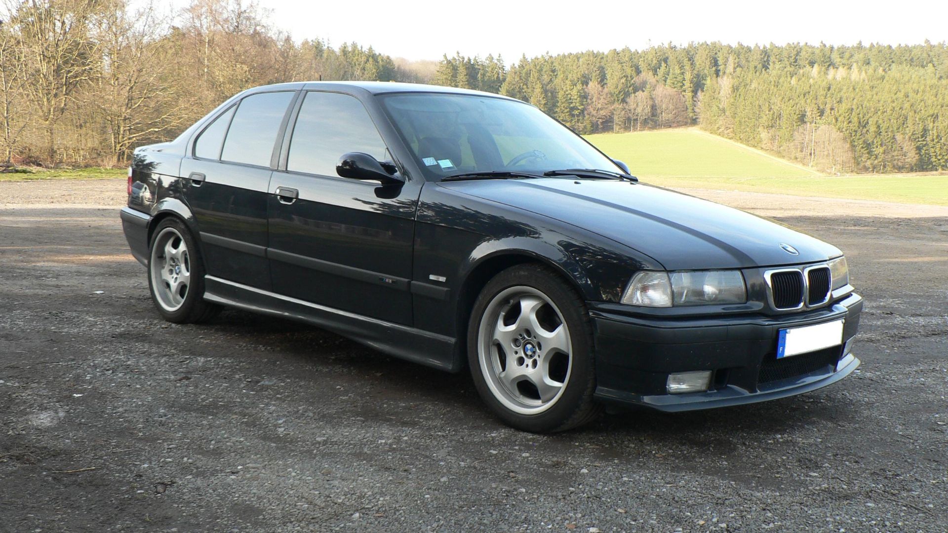 File:BMW M3 E36 berline.jpg