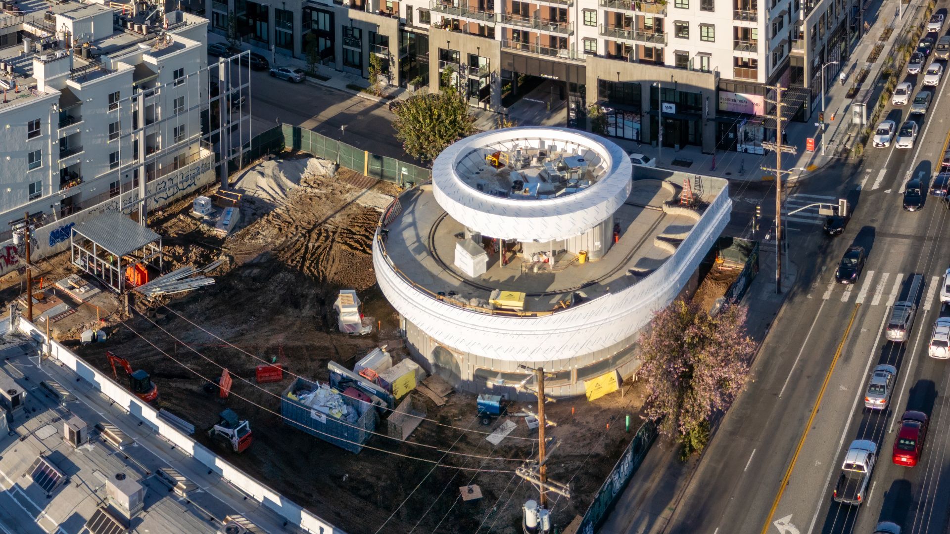 File:Tesla diner under construction.jpg