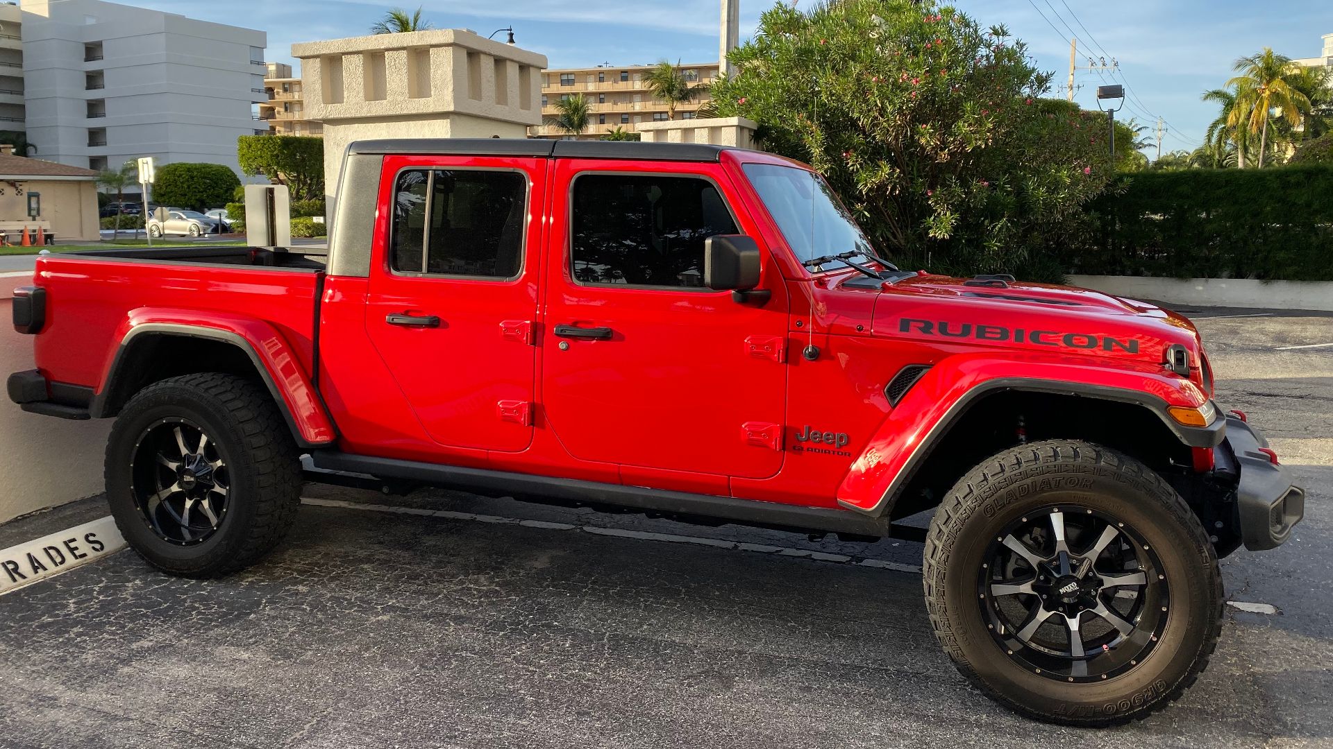File:Jeep Gladiator (JT) Rubicon in red - 2of2.jpg