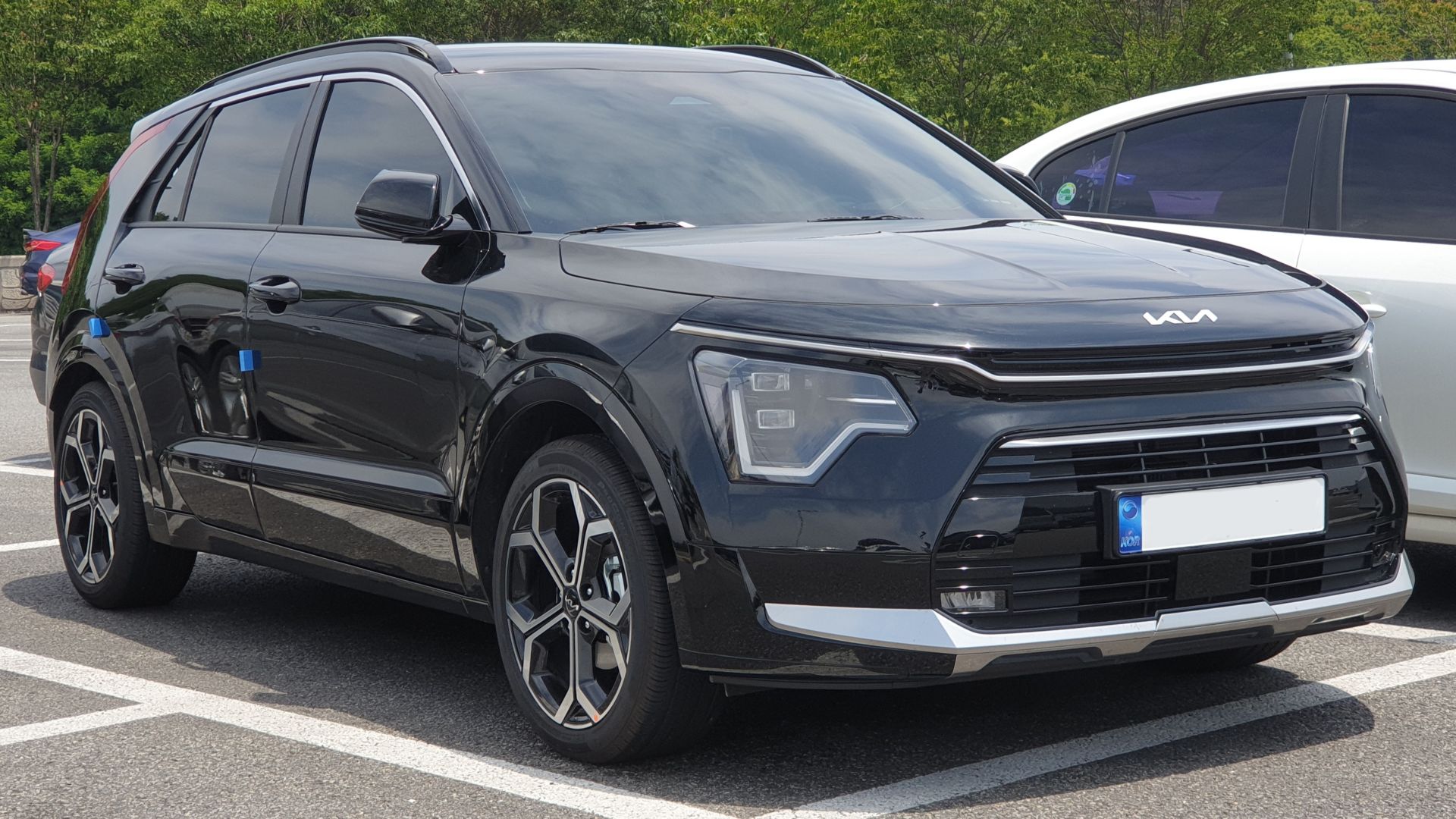 File:Kia Niro Hybrid SG2 Aurora Black Pearl (1).jpg