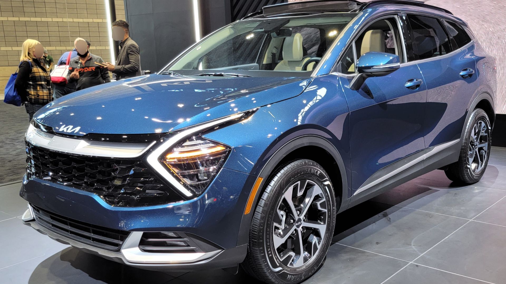 File:2023 Kia Sportage Hybrid.jpg