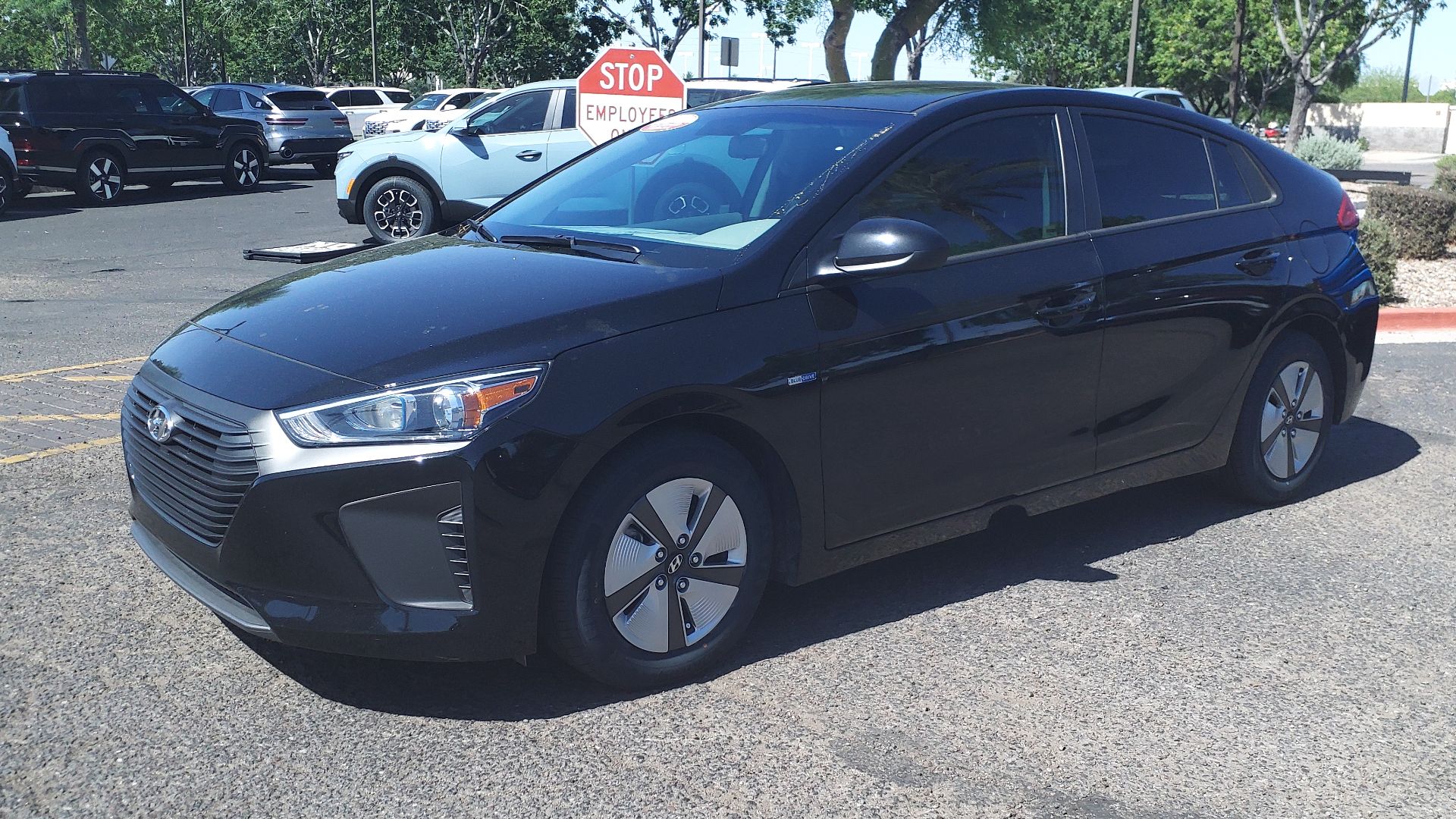 File:19 Hyundai loniq Hybrid Blue.jpg