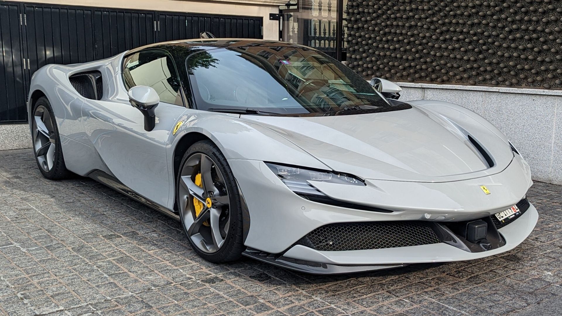 File:Ferrari SF90 Stradale 4.jpg