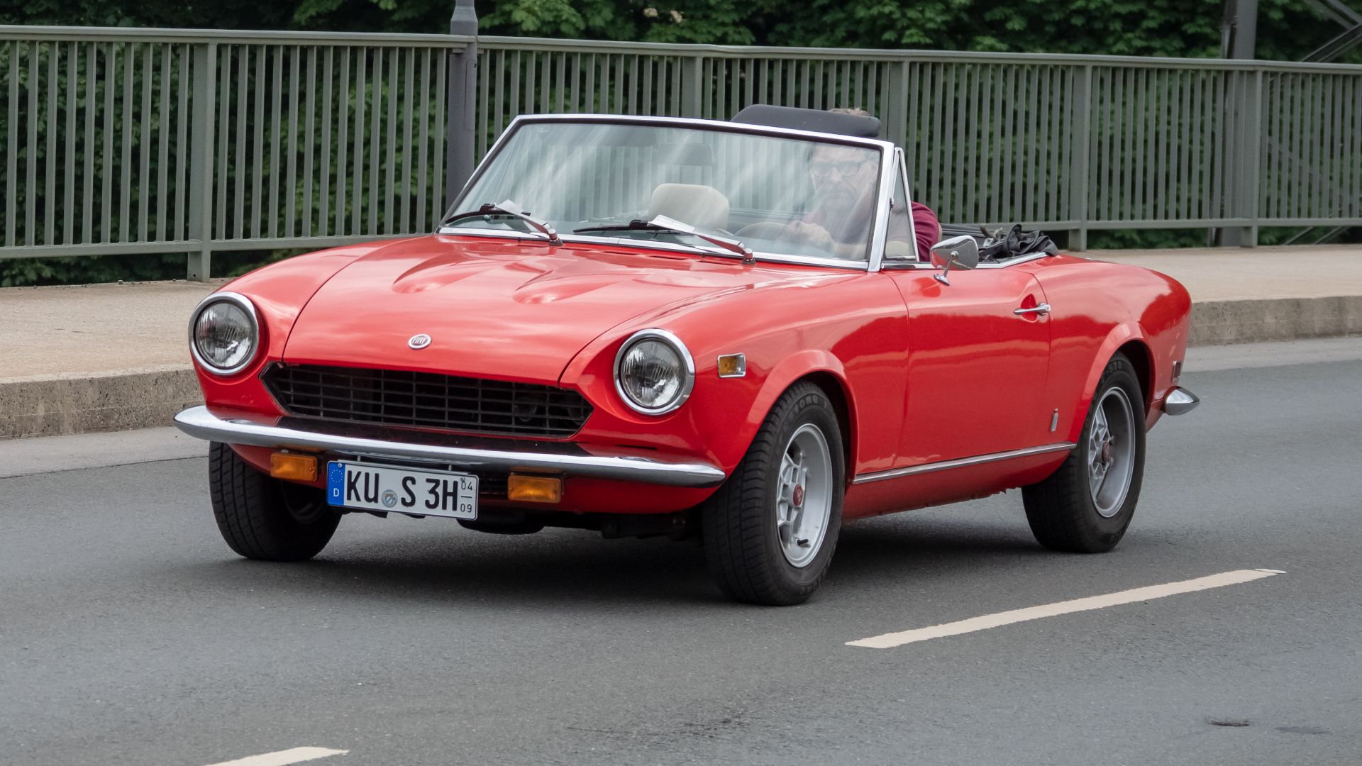 File:Fiat 124 Sport Spider 6170483.jpg