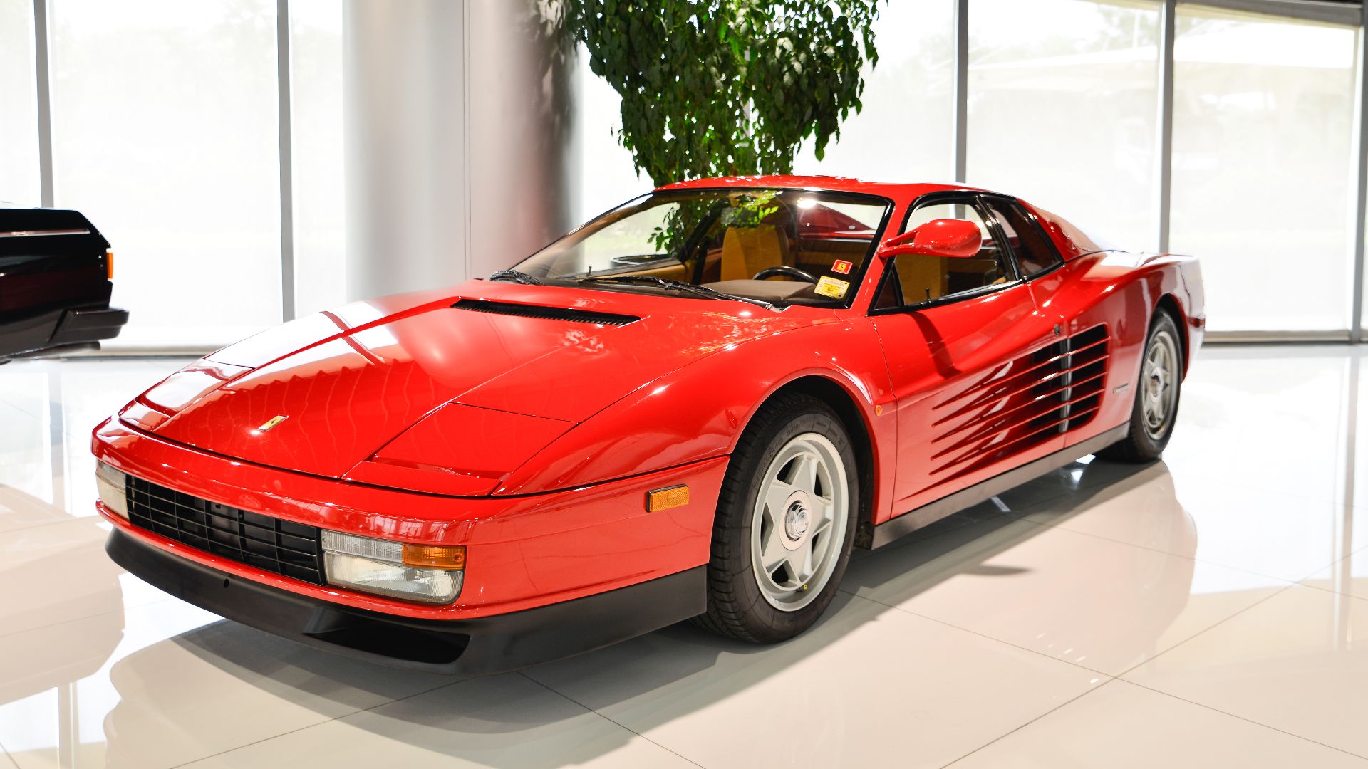 File:Ferrari Testarossa (14686650099).jpg