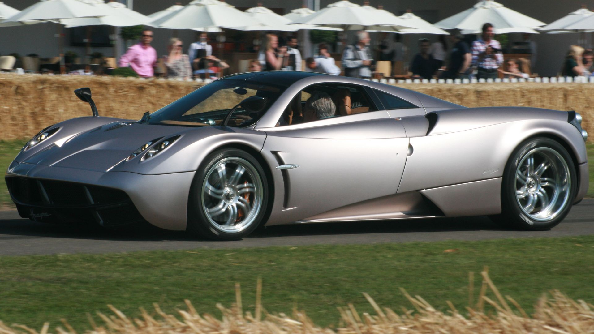 File:Pagani Huayra.jpg