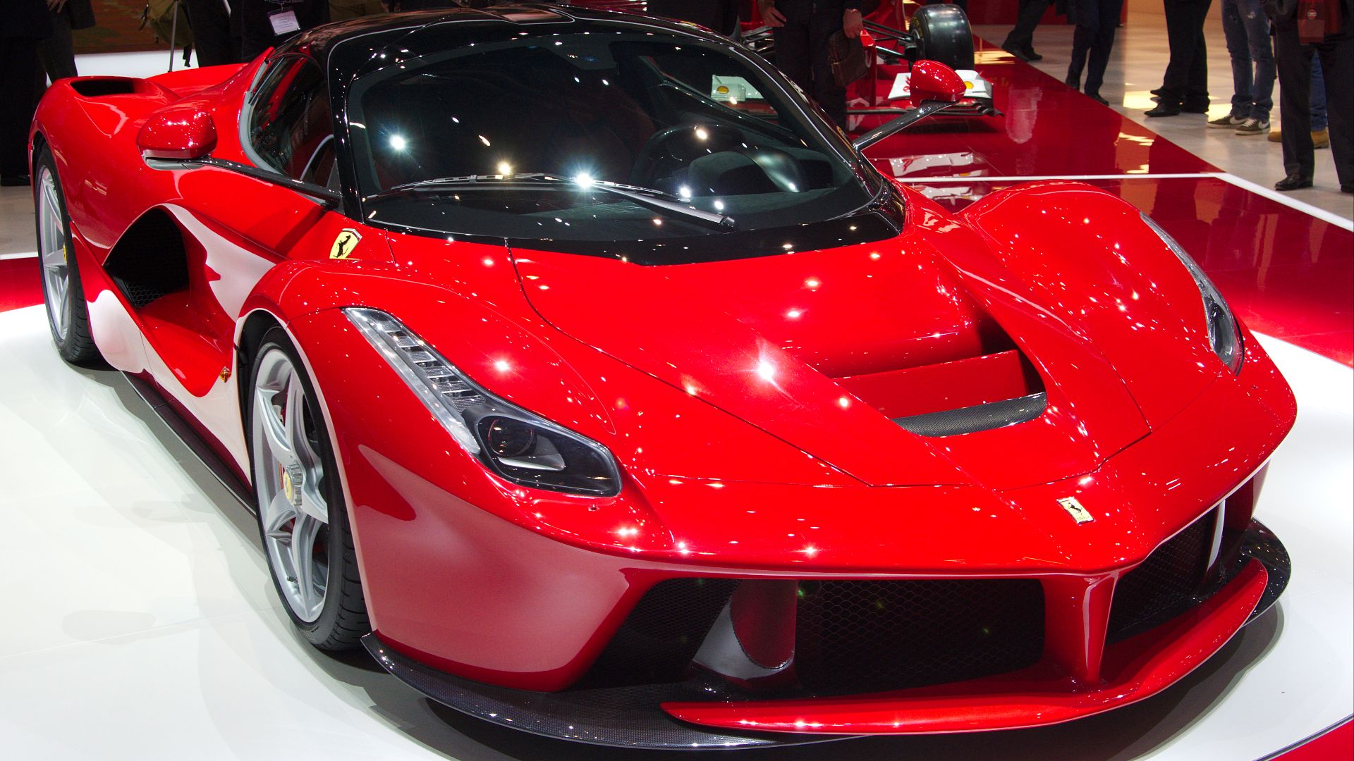 File:Geneva MotorShow 2013 - Ferrari LaFerrari front left view.jpg