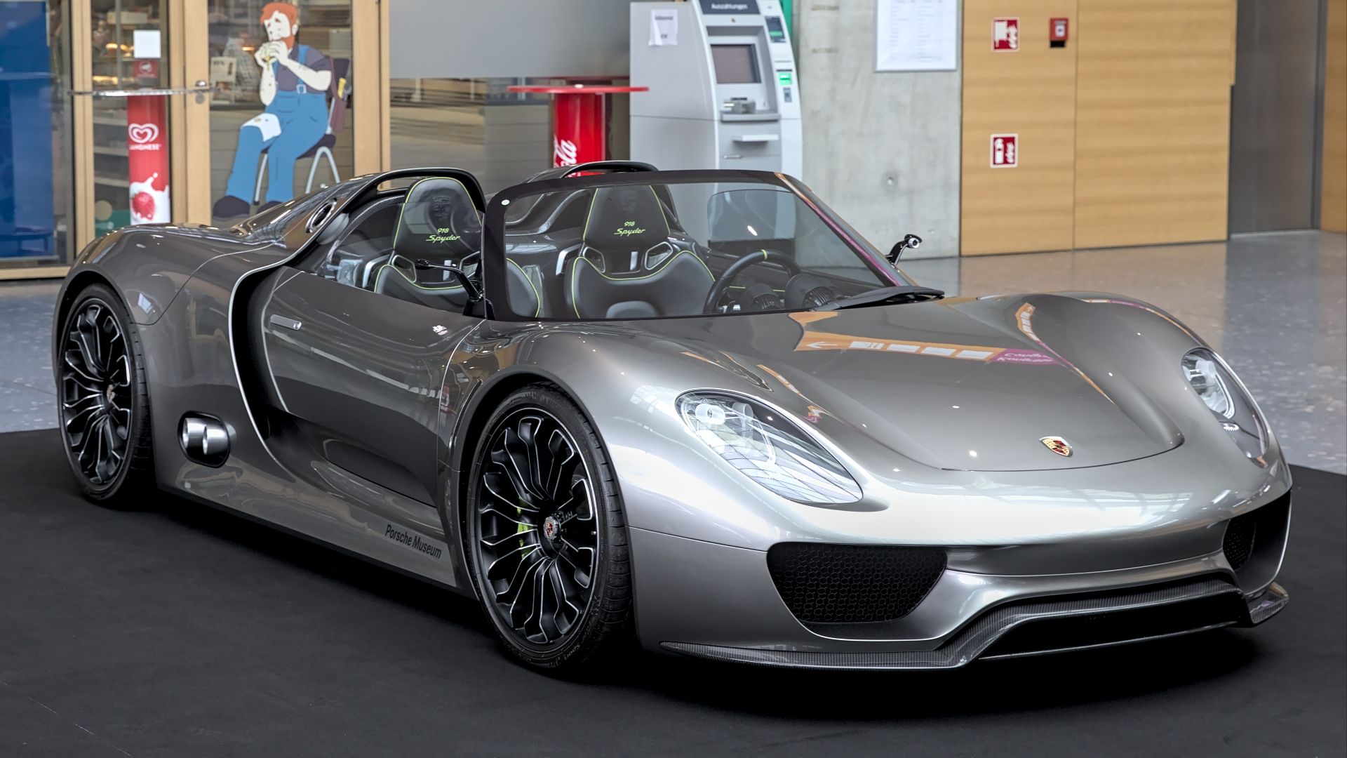 File:Porsche 918 Spyder concept 1X7A6623.jpg