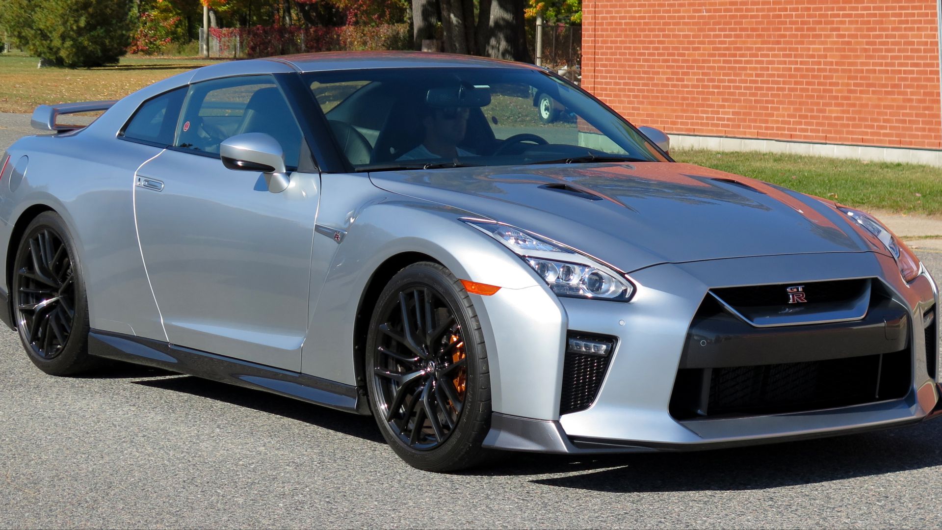 File:2018 Nissan GT-R Premium in Super Silver, Front Right, 10-11-2022.jpg