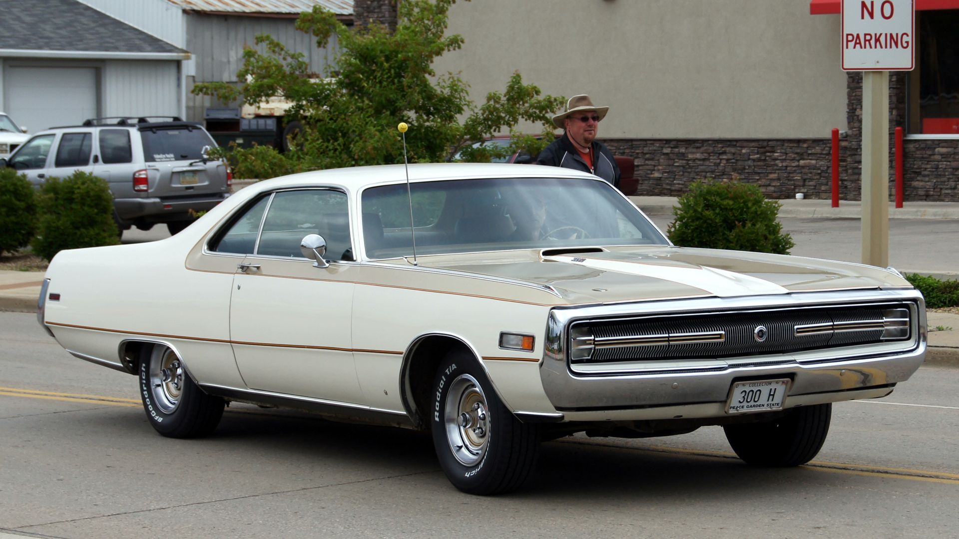 File:70 Chrysler 300 Hurst (7417394642).jpg