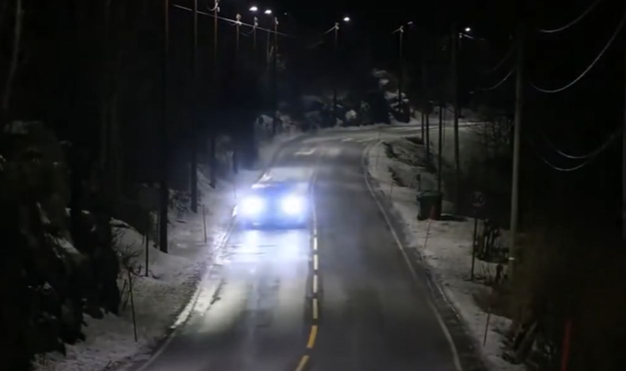 Energy-Efficient Smart Roads