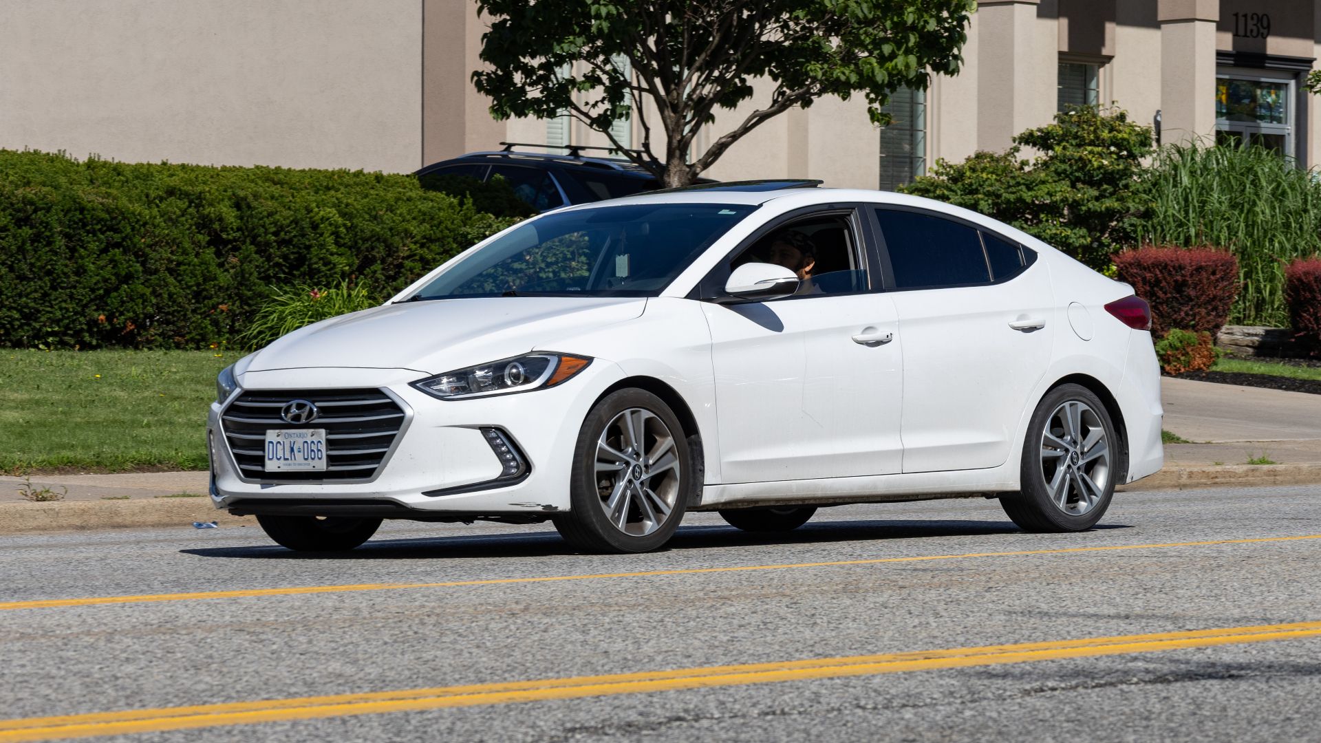 File:2017 Hyundai Elantra, Windsor, Ontario, 2025-07-01.jpg