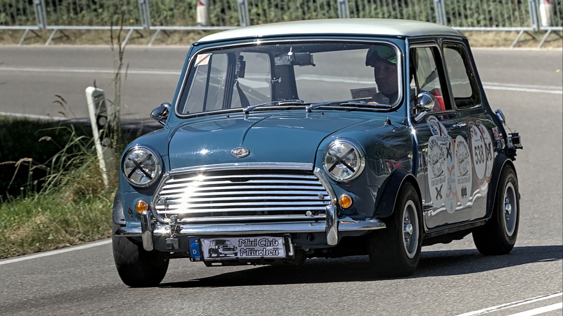 File:Morris Mini Cooper S (1967) Solitude Revival 2022 1X7A0283.jpg