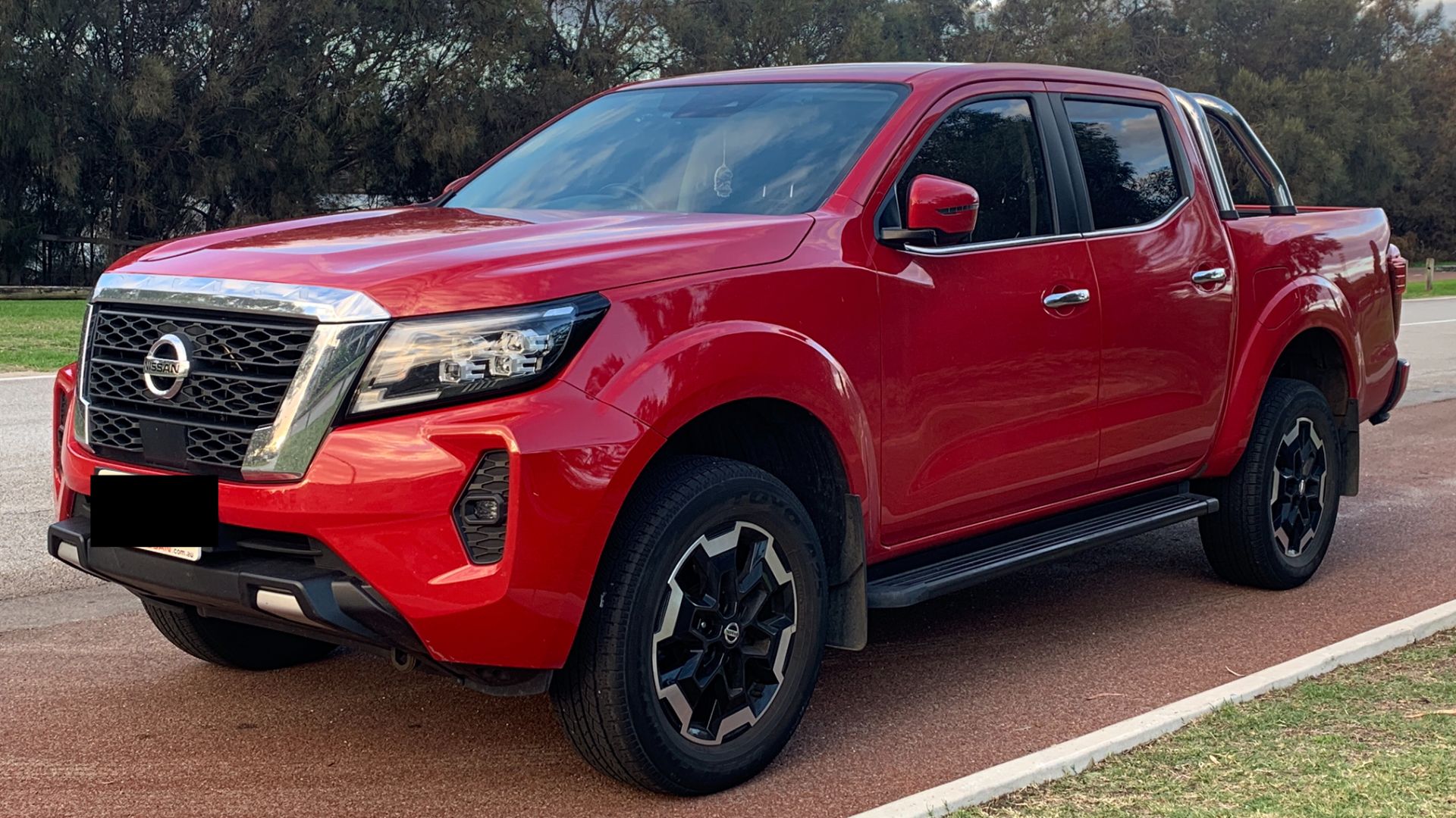 File:2021 Nissan Navara facelift.jpg