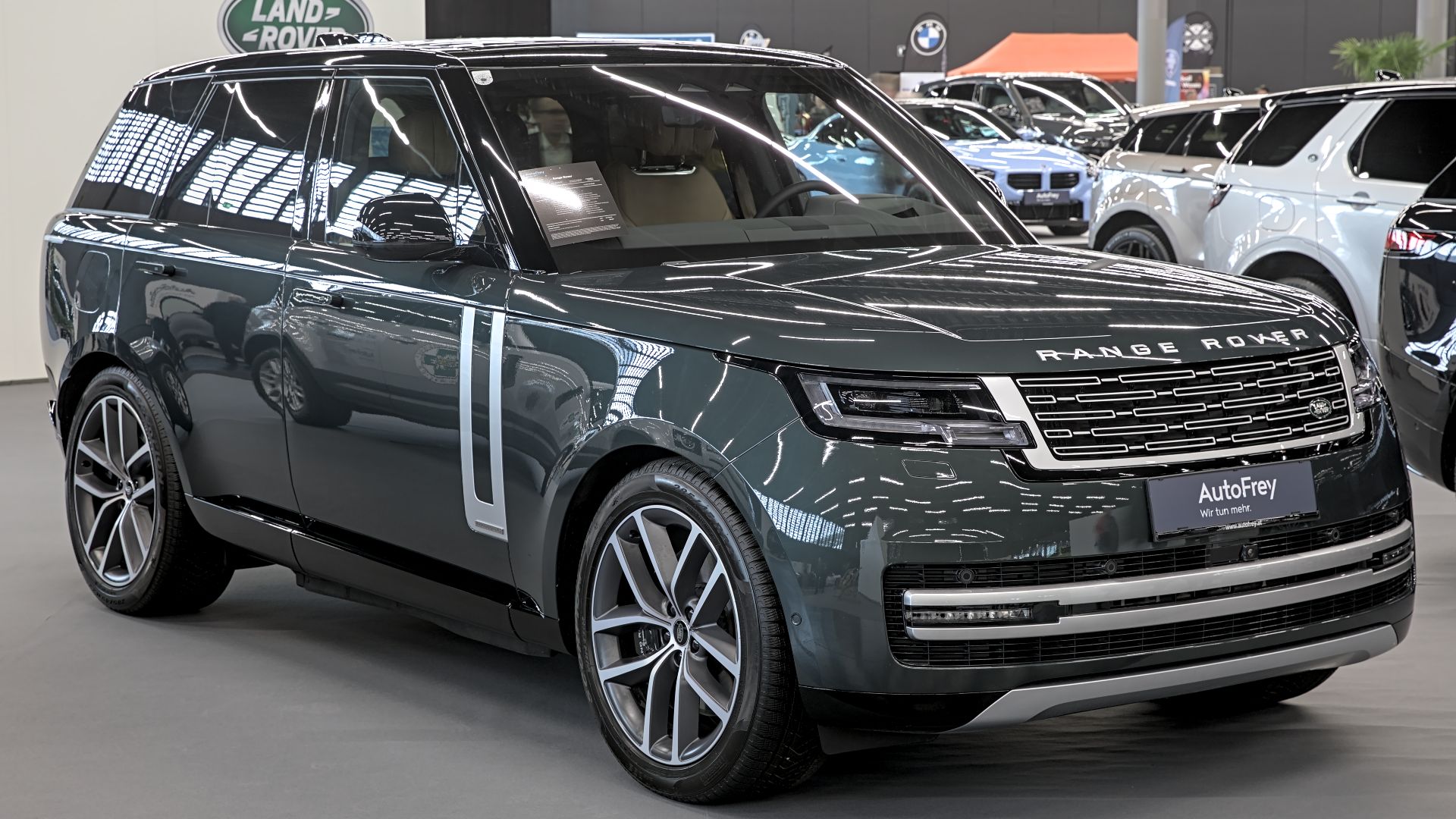 File:Land Rover Range Rover (5th generation) 1X7A6927.jpg