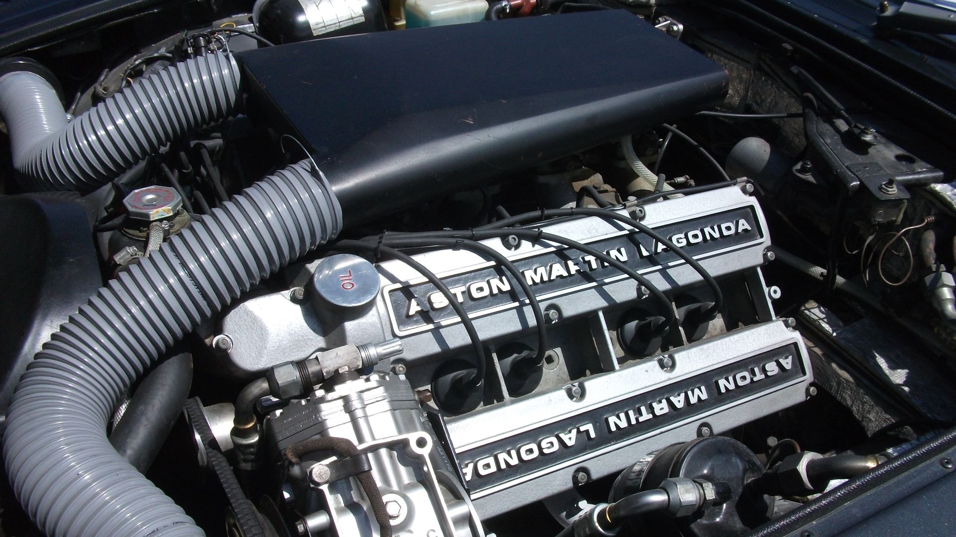File:1976 Aston Martin V8 engine (5971589633).jpg