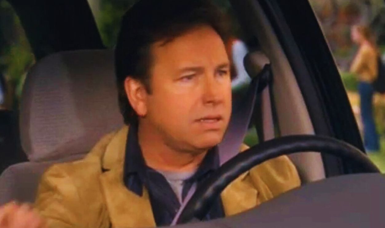 Screenshot from 8 Simple Rules... for Dating My Teenage Daughter (2002)