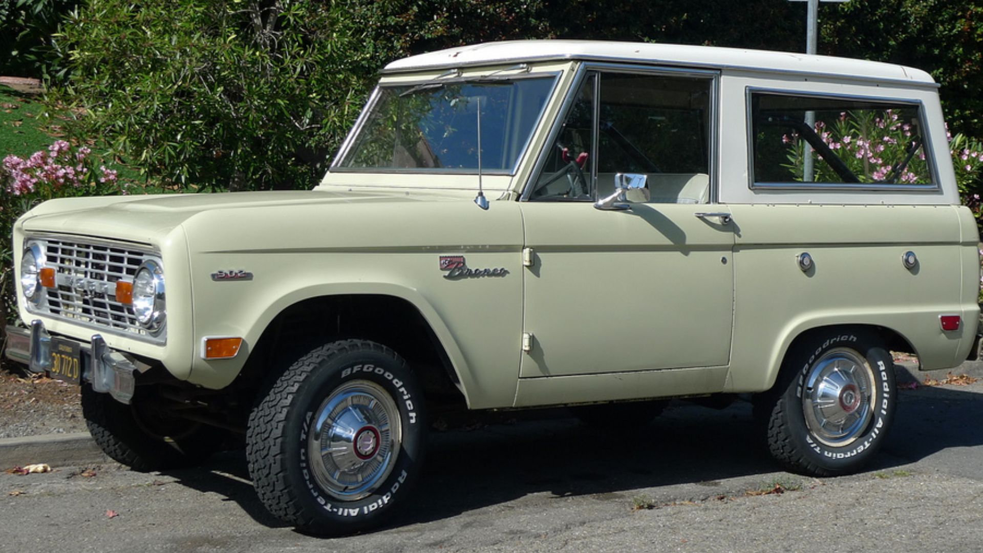 File:Ford Bronco.jpg