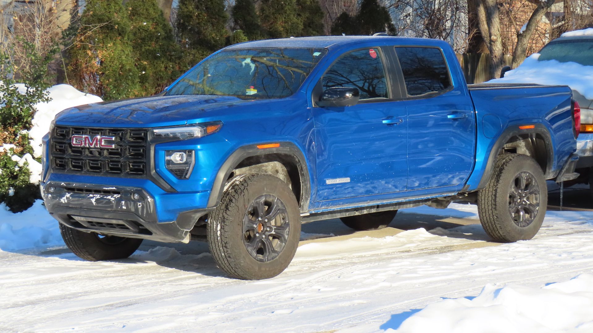 File:2023 GMC Canyon.jpg