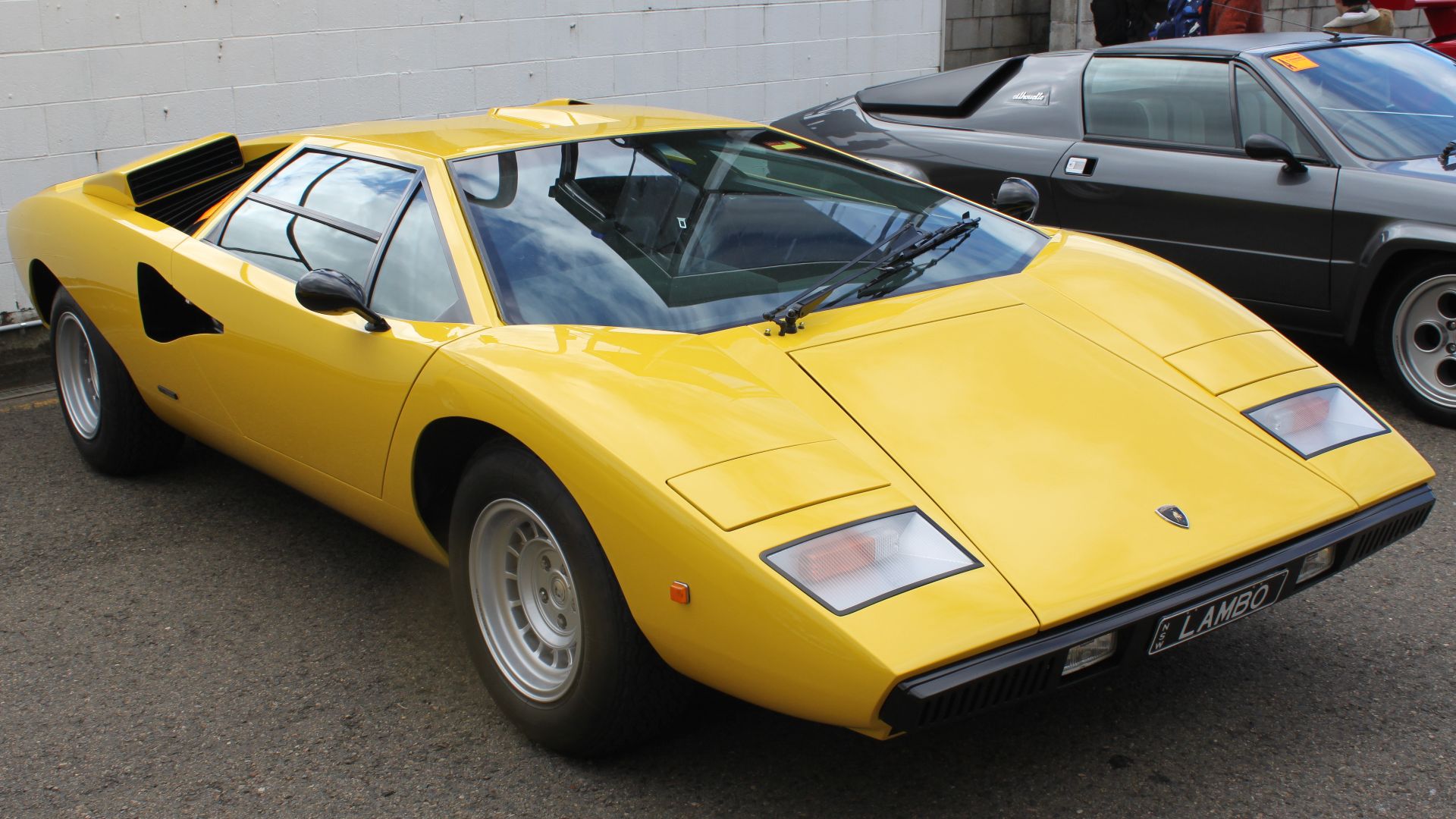 File:Lamborghini Countach LP 400 (15709815650).jpg