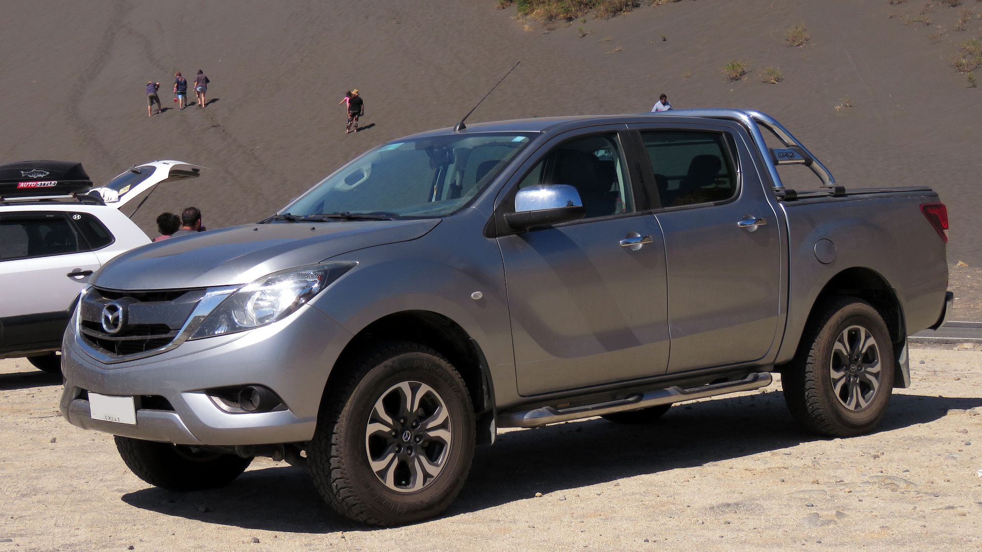 File:2018 Mazda BT-50 SDX.jpg