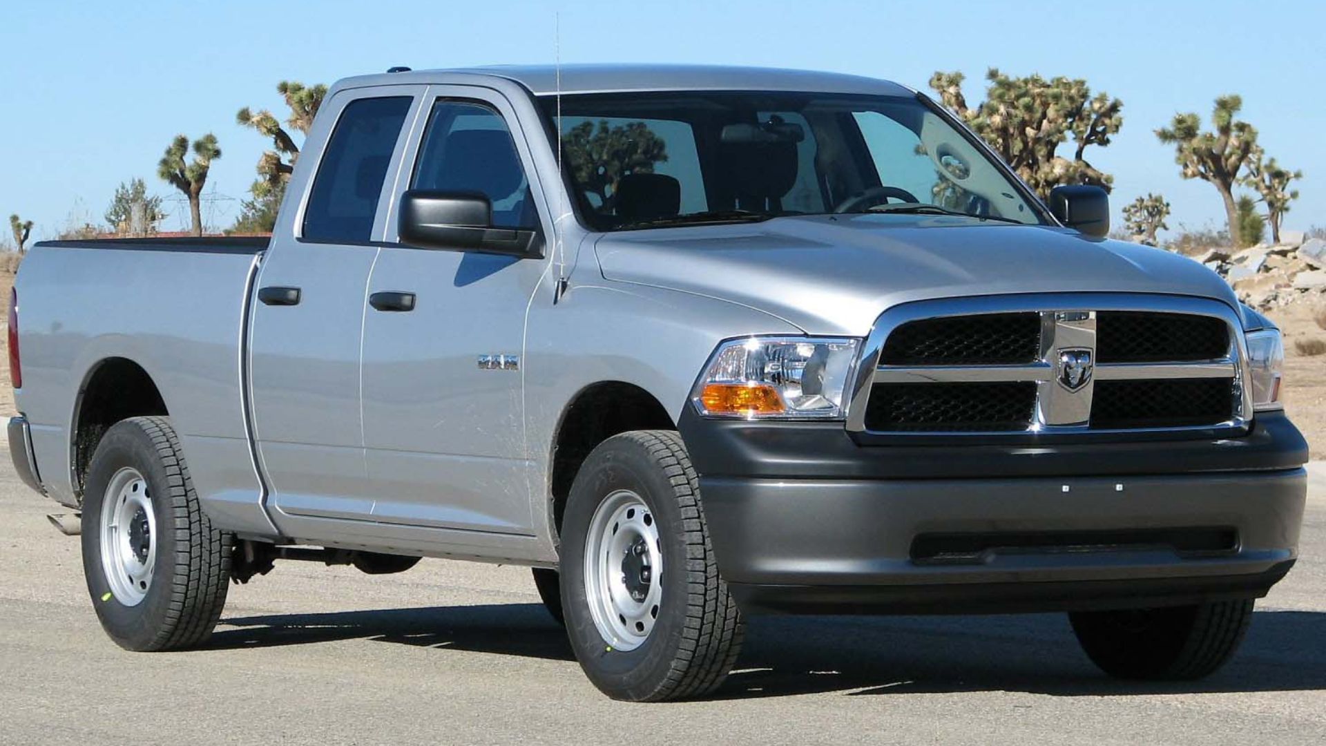 File:2009 Dodge RAM 1500 ST 4-door pickup -- NHTSA 01.jpg
