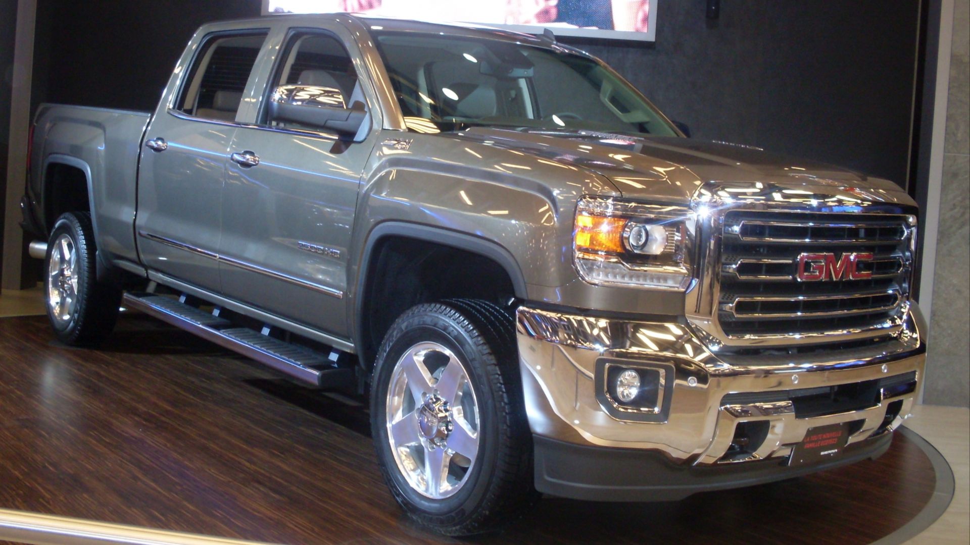 File:'14 GMC Sierra 2500HD (MIAS '14).JPG