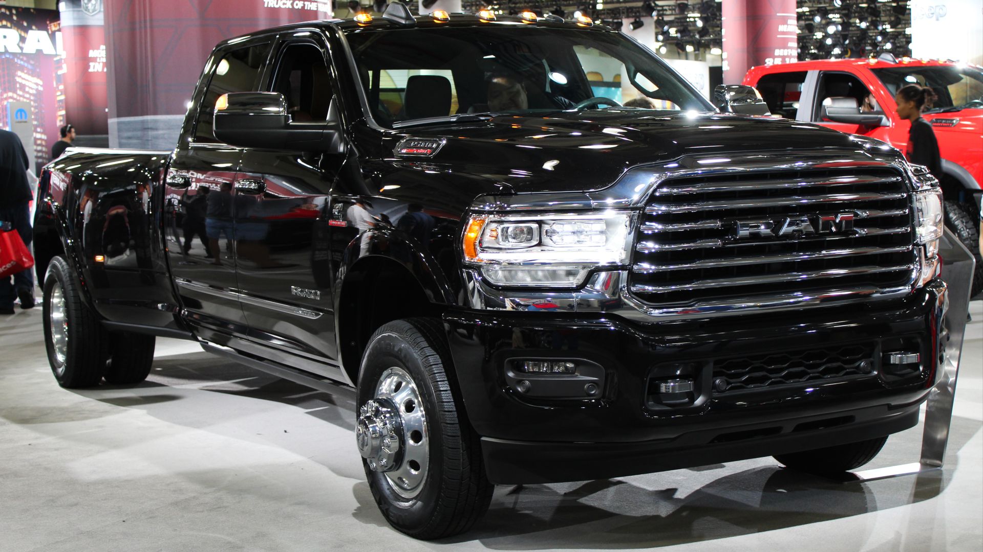 File:2019 Ram 3500 Heavy Duty Turbo Diesel with Cummins engine front NYIAS 2019.jpg