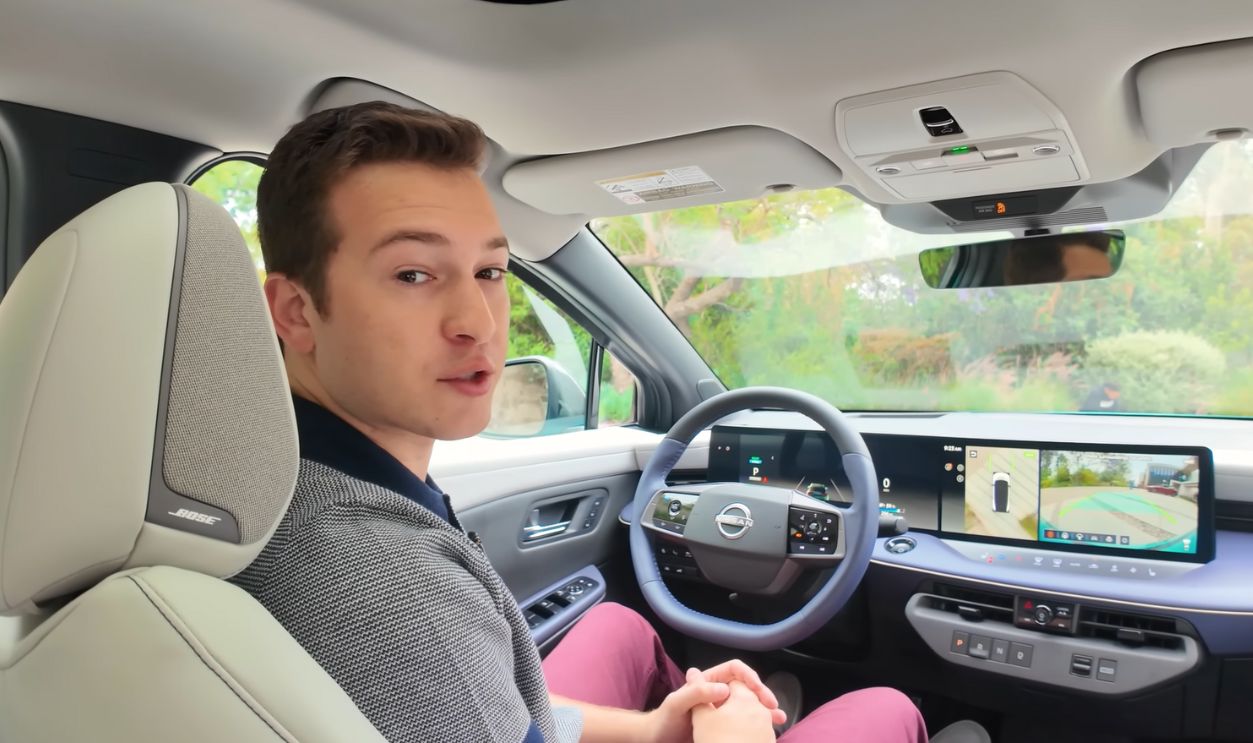 Inside A Minimalist Tech-Driven Cabin