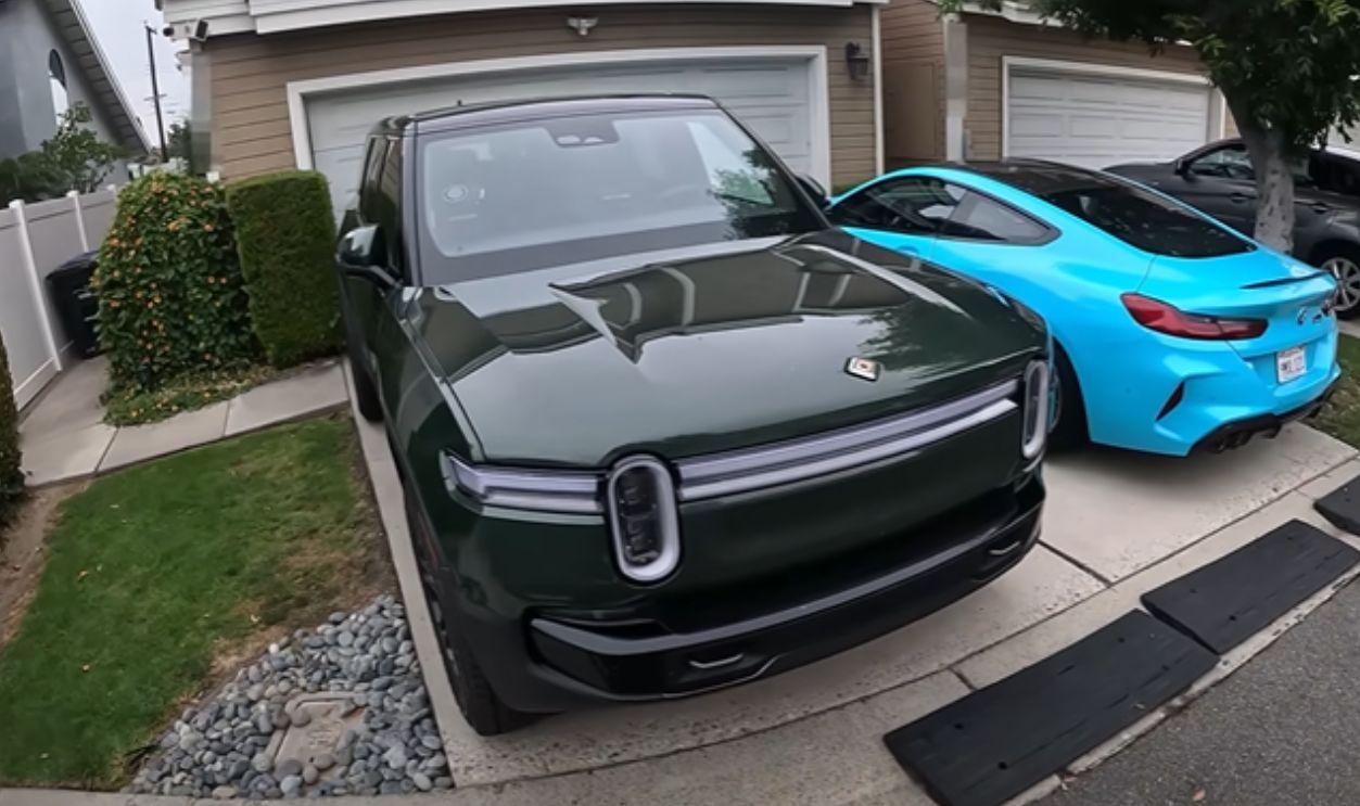 2025 Rivian R1S Quad Motor
