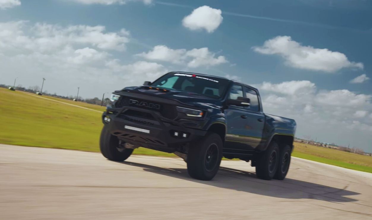 Hennessey Mammoth 1000 6x6