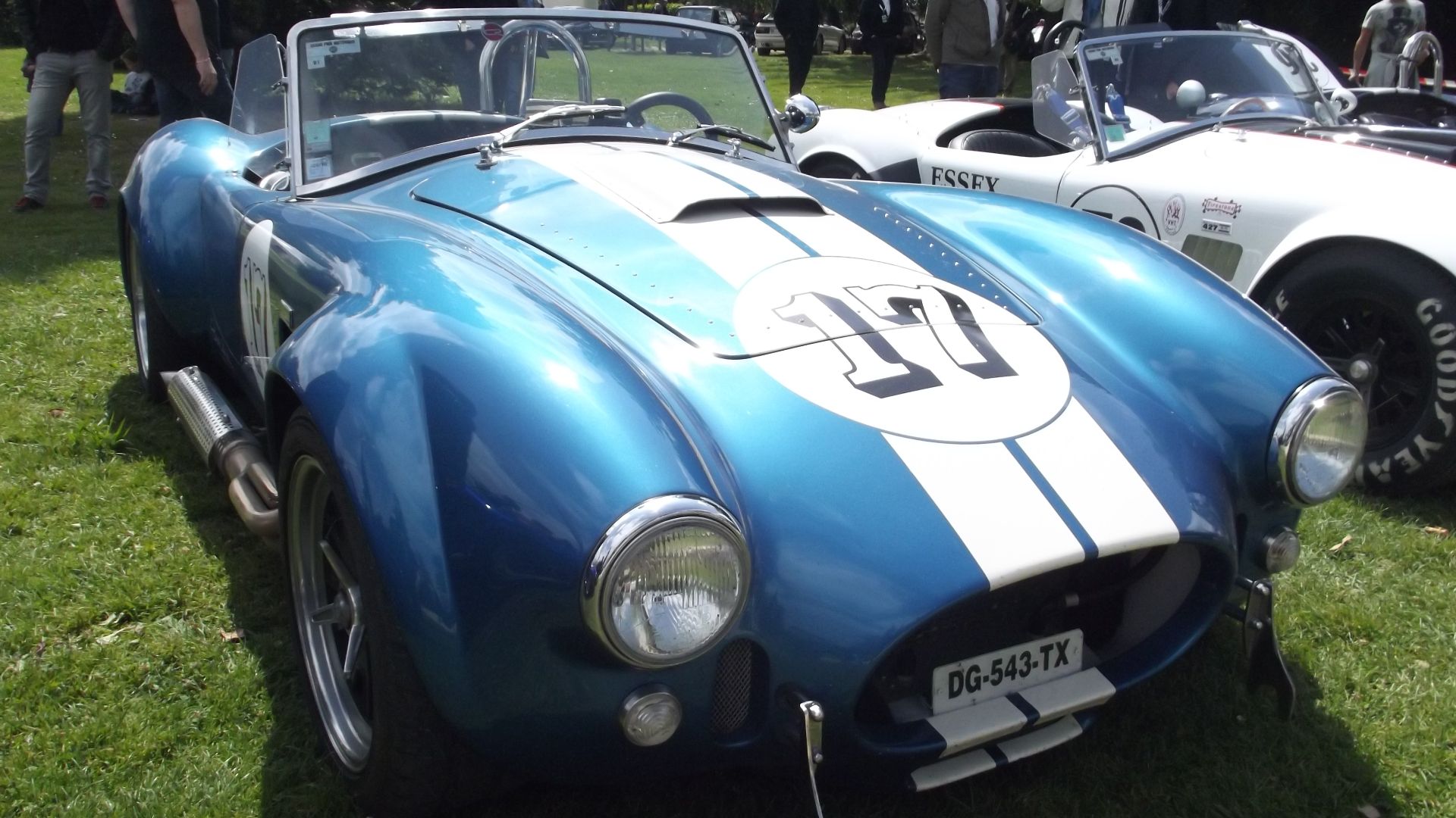 File:Shelby Cobra 427 17 front.jpg