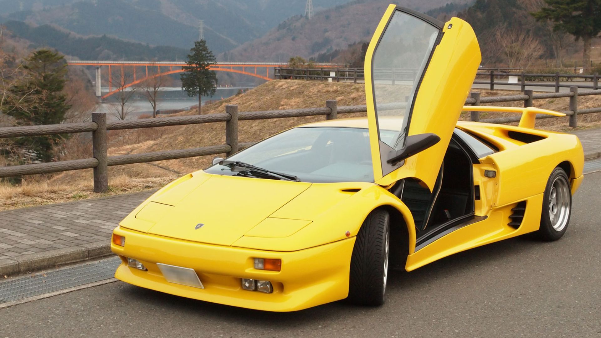 File:Lamborghini-Diablo.jpg
