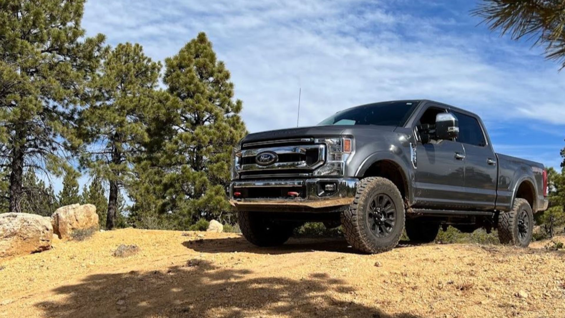 File:2021 F-250 Super Duty Tremor.jpg